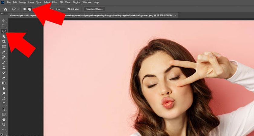 nhấn vào công cụ Lasso Tool (L)
