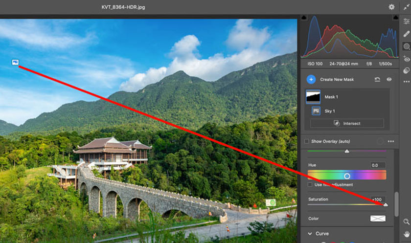tăng giá trị Saturation để giúp cho màu trời xanh hơn