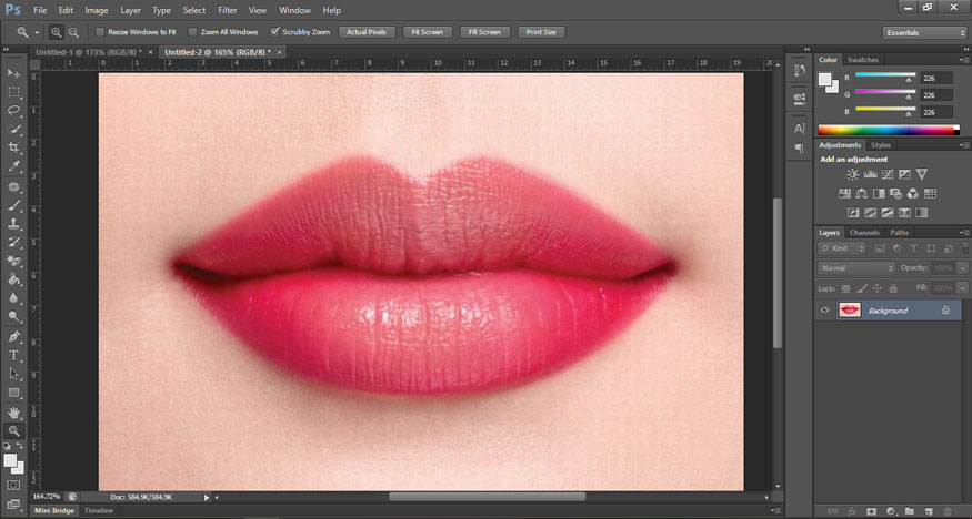 Mở bức ảnh cần thay đổi màu môi trong Photoshop