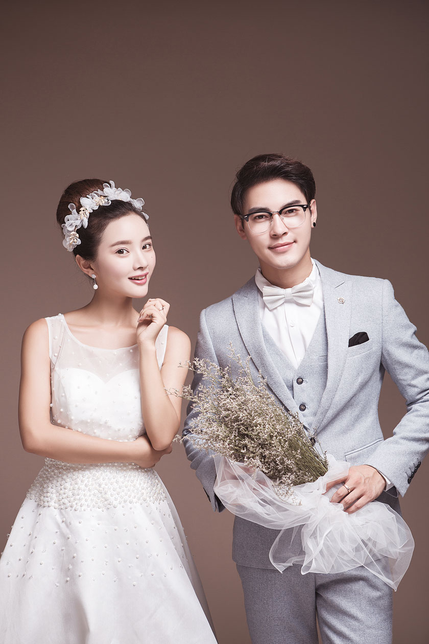 Tạo dáng chụp ảnh cưới phong cách hàn quốc