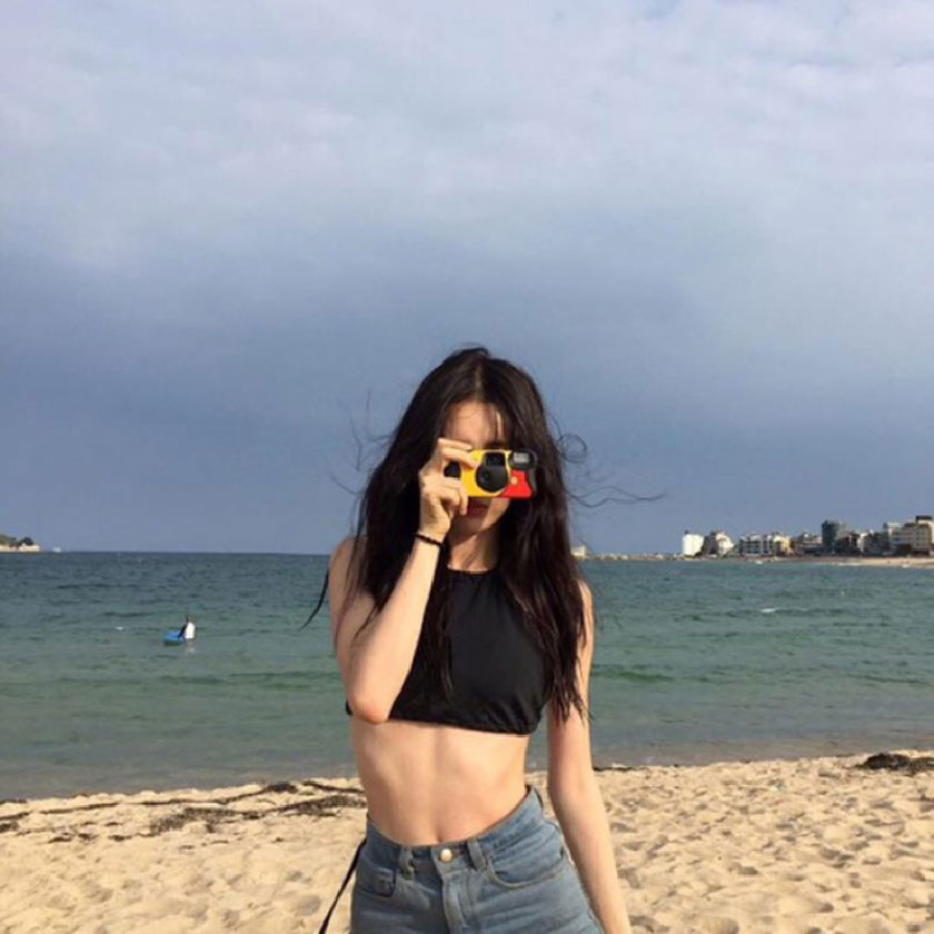 chụp che mặt bằng máy ảnh