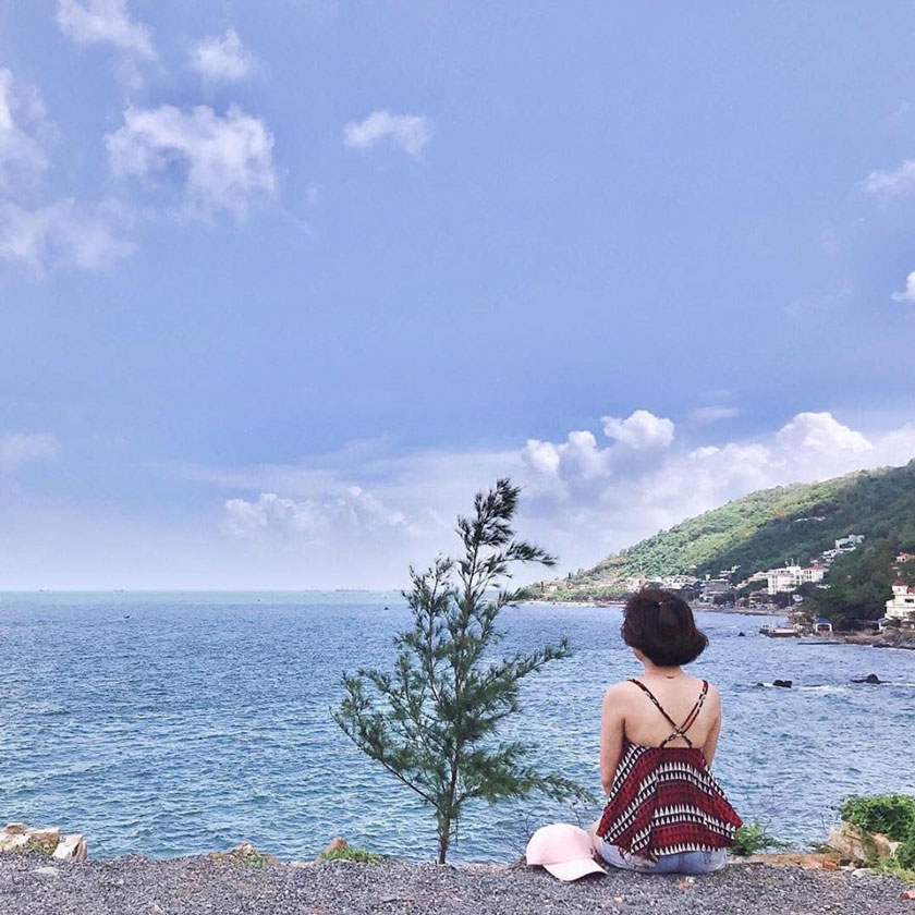 chụp sau lưng đẹp ở biển