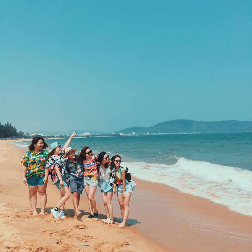 tạo dáng với hội bạn thân