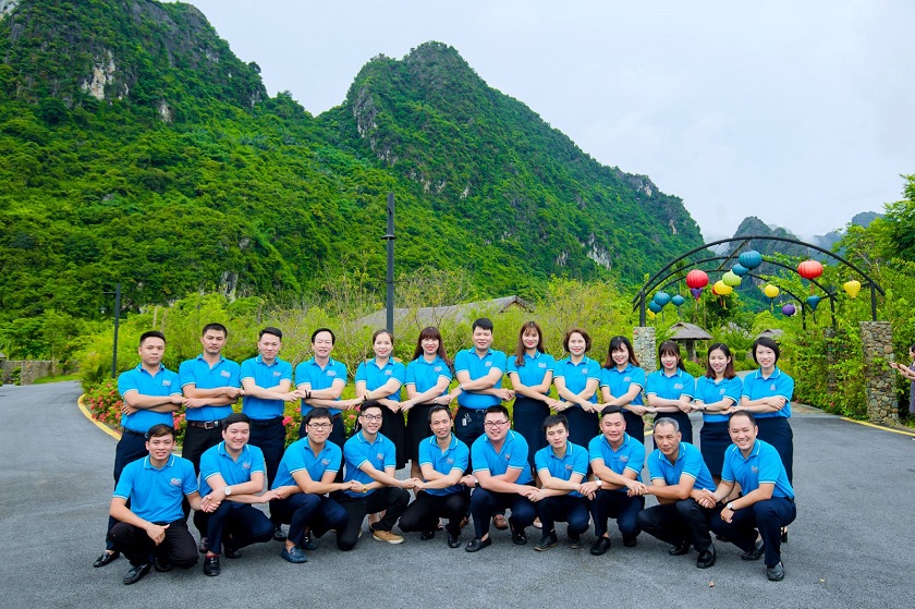 ảnh chụp tập thể công ty